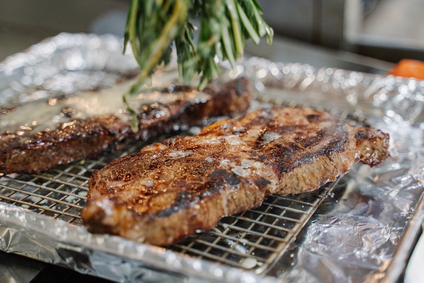 Steak &amp; Martini night will hit the spot and leave you stuffed!🥩🍸
&bull;
&bull;
&bull;
&bull;
&bull;
#thelinwood #bayshore #babylon #longisland #lieats #longislandny #lifoodie #nyfoodie #longislandfoodie #liny #bayshoreny
